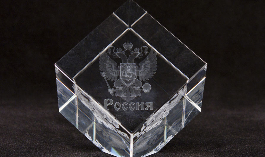 Стеклянные кубы и кристаллы прямоугольной формы под индивидуальную гравировку
