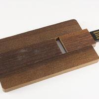 Деревянная флешка визитная карточка коричневого цвета в наличии