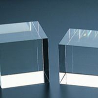 Стеклянный Куб с 3D гравировкой внутри стекла K1 50*50*50