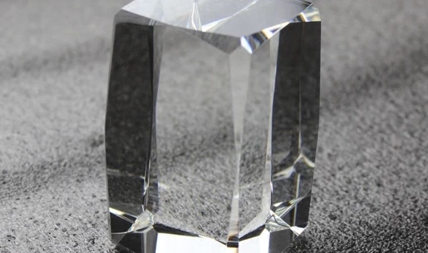 Награды из стекла прямоугольной формы 50*50*80 мм с лазерной гравировкой